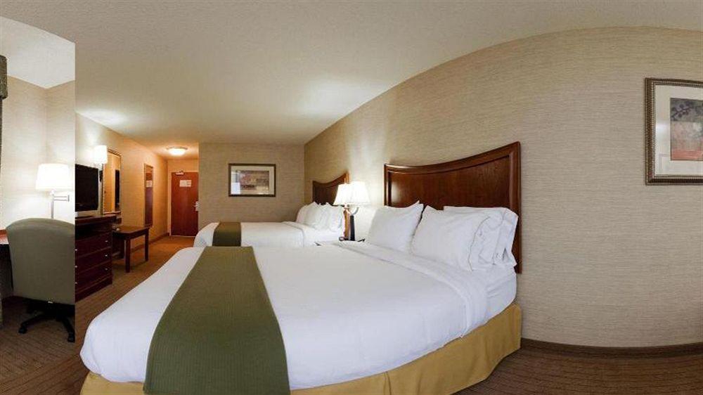 Holiday Inn Express Hotel & Suites Urbana-Champaign-U Of I Area By Ihg Exterior foto
