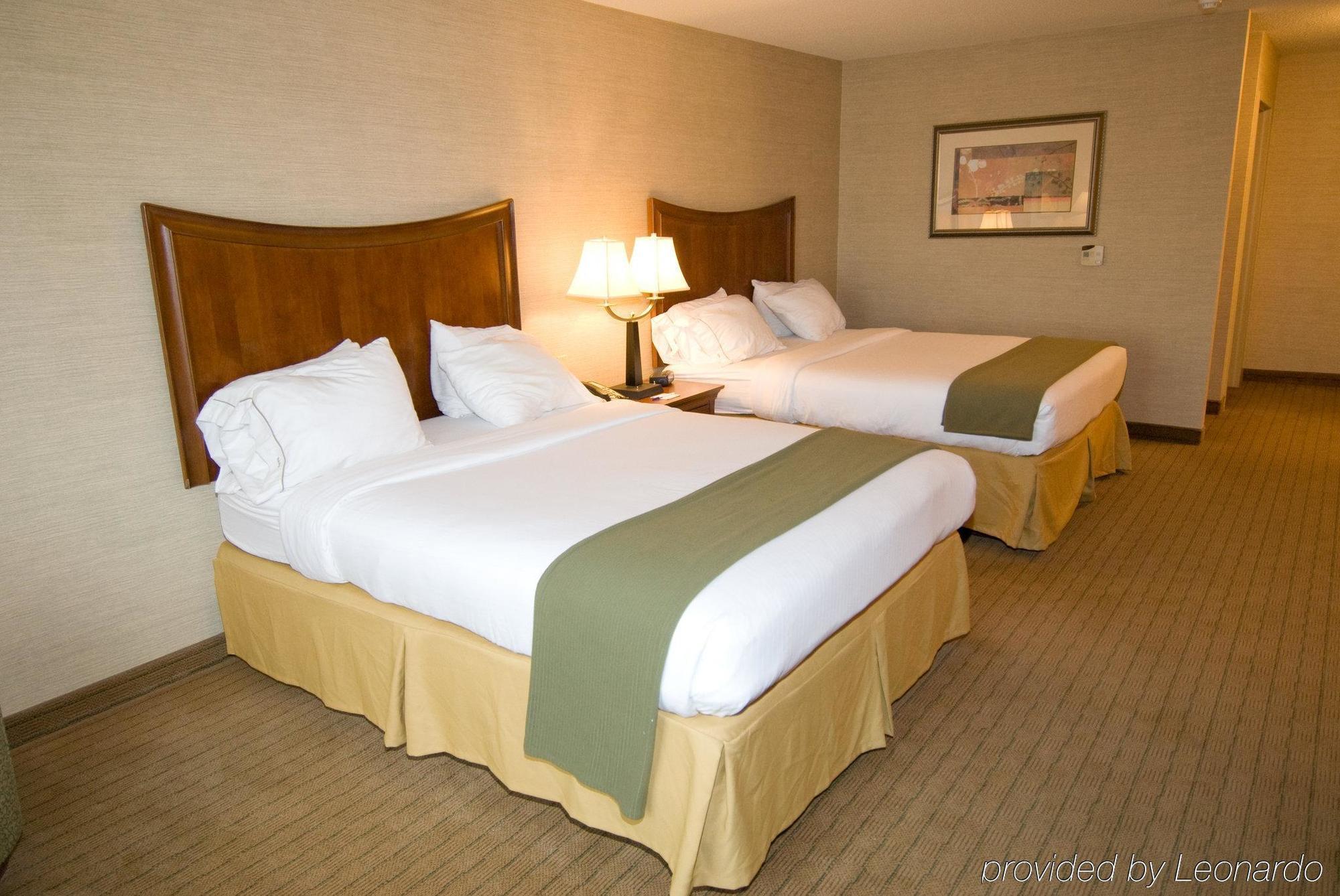 Holiday Inn Express Hotel & Suites Urbana-Champaign-U Of I Area By Ihg Exterior foto