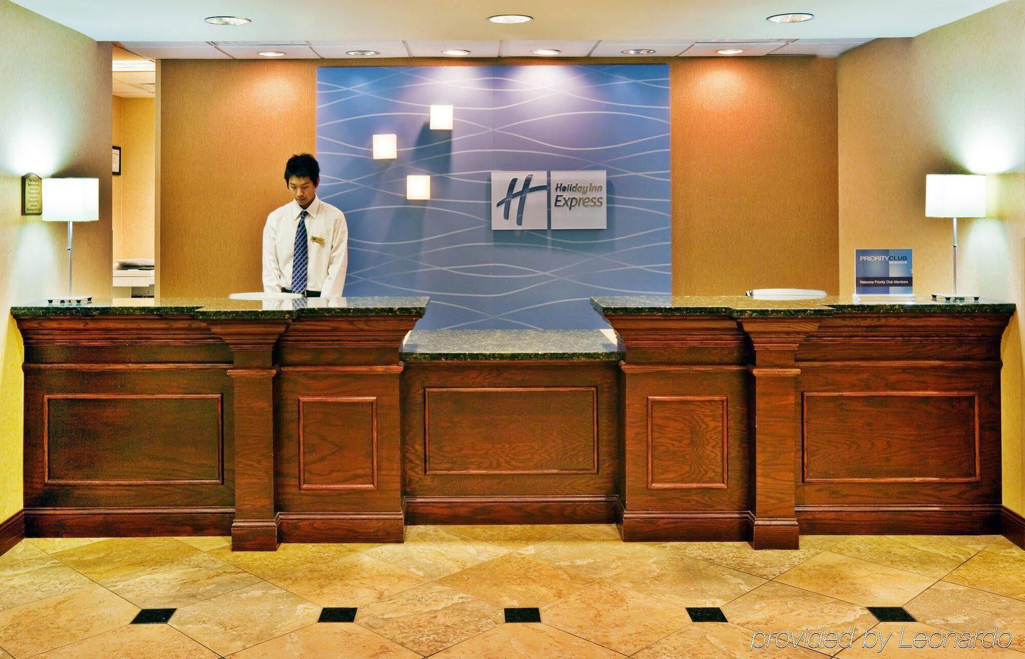 Holiday Inn Express Hotel & Suites Urbana-Champaign-U Of I Area By Ihg Exterior foto